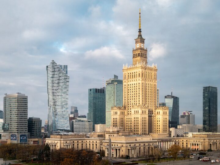 Najpopularniejsze miejsca w Warszawie – atrakcje i rozrywki w stolicy