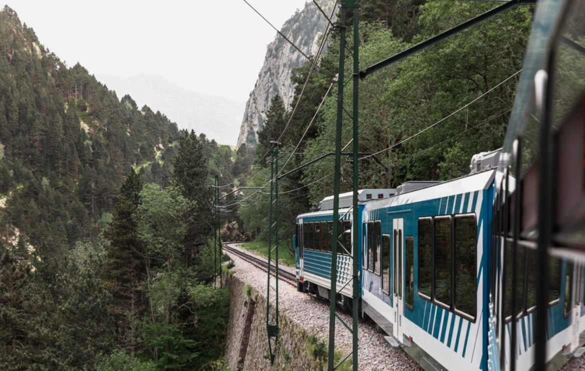 Modernizacja infrastruktury miejskiej: Prace na Bitwie Warszawskiej 1920 r. wpływają na ruch tramwajowy i drogowy