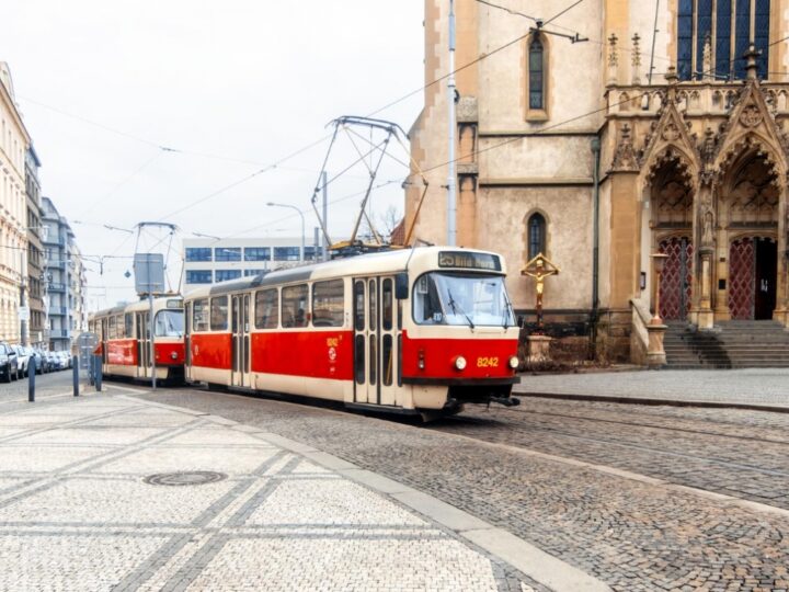 Dzień Kobiet w Warszawie upamiętniony zabytkowymi tramwajami