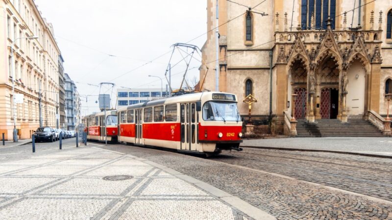 Dzień Kobiet w Warszawie upamiętniony zabytkowymi tramwajami