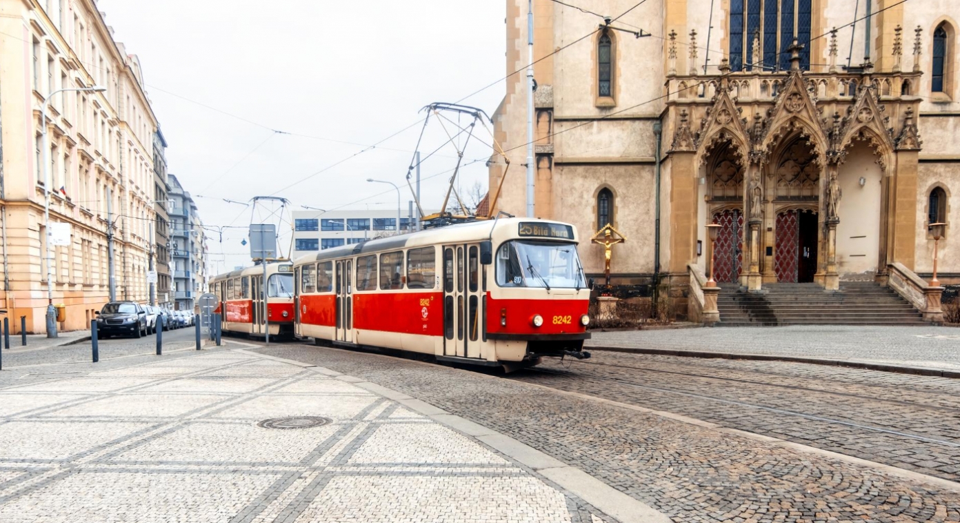 Dzień Kobiet w Warszawie upamiętniony zabytkowymi tramwajami