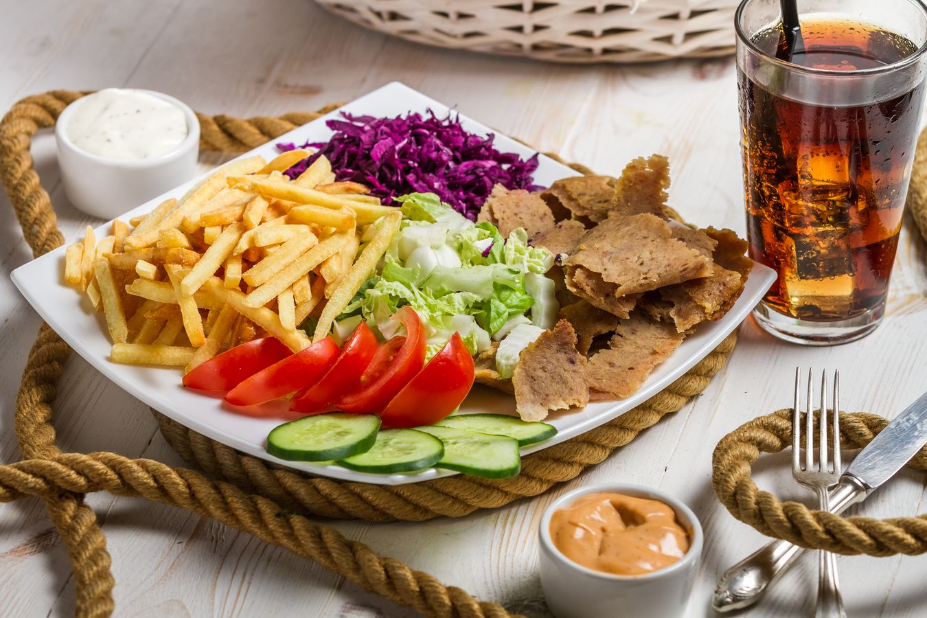 Kebab o północy? Warszawa wie, jak karmić nocnych wędrowców