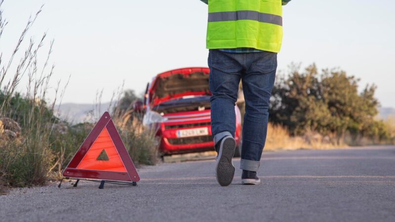 Tragedia na S8: Motocyklista zginął w zderzeniu z samochodem pod Warszawą