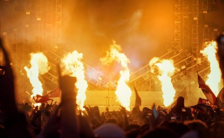 Folkowe rytmy i nowoczesne brzmienia: Kapela ze Wsi Warszawa oraz Bassałyki w Zarębie z afterparty od Kosmos Mega Soundsystem
