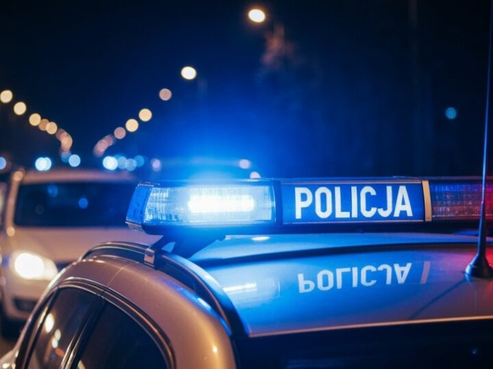 Motocyklista w klapkach i bez kasku zatrzymany przez straż miejską – brak prawa jazdy i szereg naruszeń!