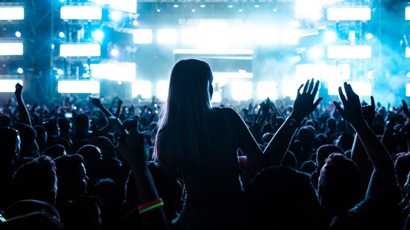 Muzyczne Pożegnanie Lata w Warszawie: Bezpłatny Koncert w Westfield Arkadia Już 6 Września!
