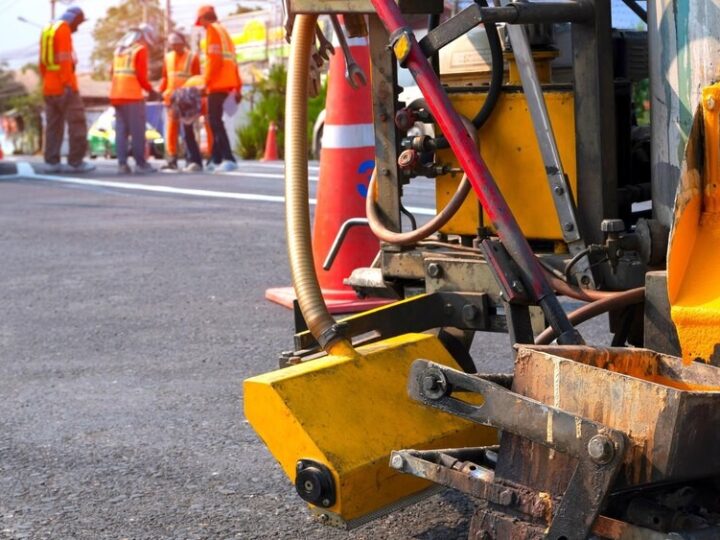 Nowoczesny wiadukt w Rembertowie: Bezpieczna infrastruktura już w budowie!