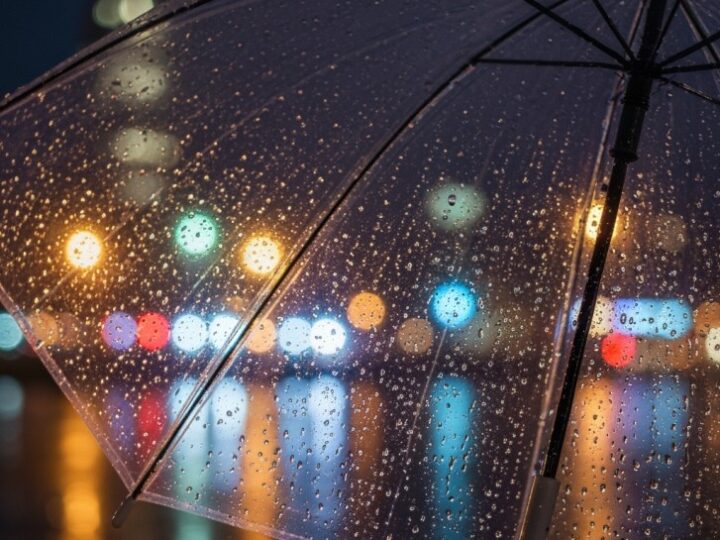 Warszawa 15.09.2025: Deszcz i zmienne temperatury – sprawdź, co przyniesie dzień!
