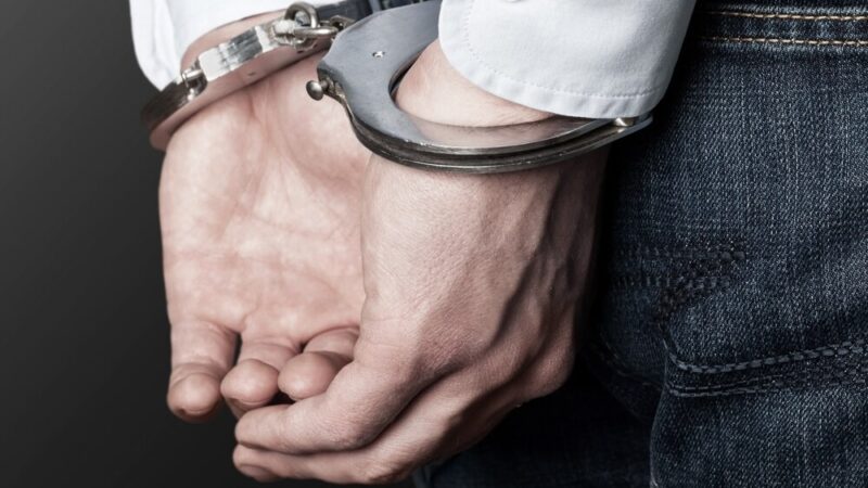 Zatrzymania na Lotnisku Chopina: Międzynarodowi przestępcy w rękach policji!