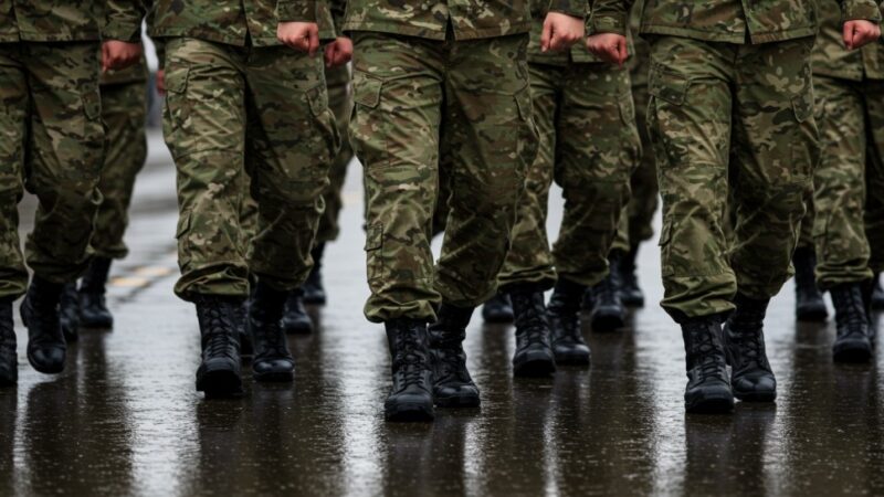 Ceremonia zmiany warty: Tradycja i emocje na Placu Piłsudskiego