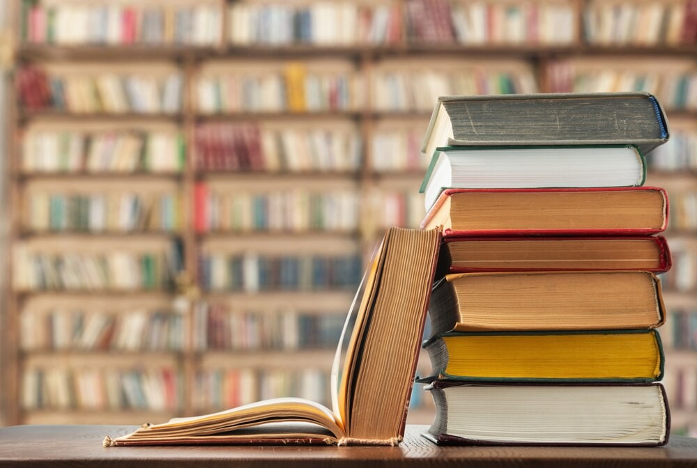 Kreatywne wieczory w bibliotece: stwórz swój Reading Journal tej jesieni!