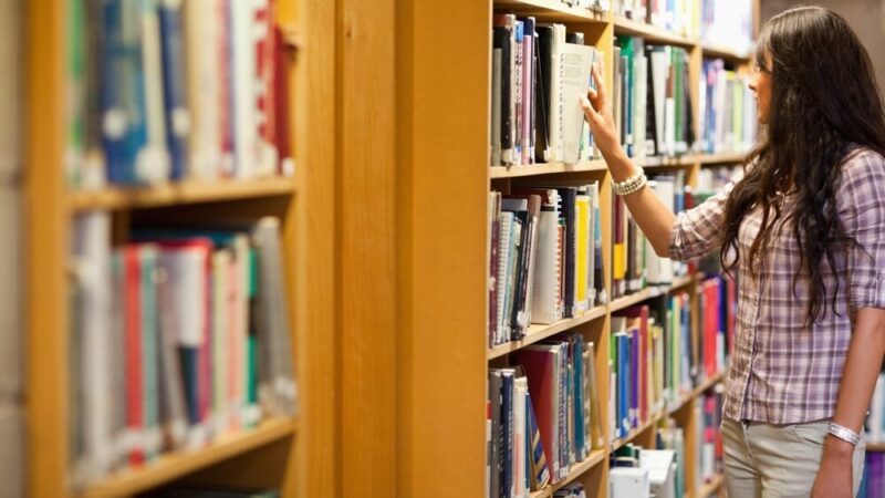 Literacka przygoda na Bemowie: 30 lat bibliotek w pamięci mieszkańców!