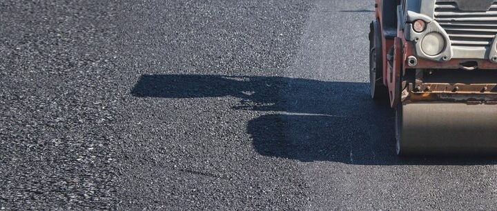 Nowa ulica Równoległa za 2,3 mln zł: Włochy zyskają nowoczesną infrastrukturę!