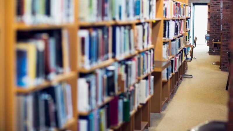 Odkryj tajemnice Warszawy z biblioteką na Koszykowej!