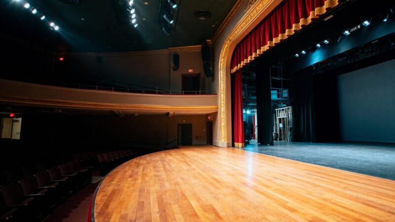 260 lat Teatru Narodowego: Historia, Kultura i Tożsamość Polski