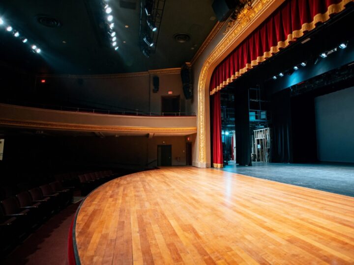 Bezpłatne zaproszenia na „Ciemny Grylaż” do odbioru jutro w Ochocie!