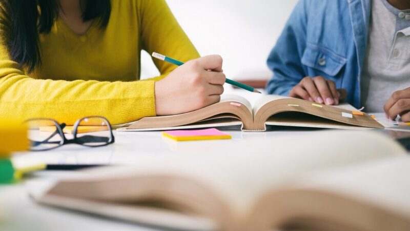 Biblioteka dla każdego: Jak stworzyć przestrzeń przyjazną dzieciom w spektrum autyzmu