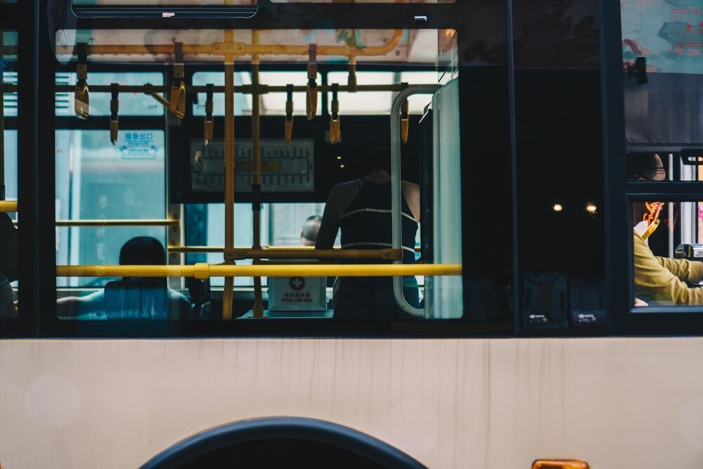 Czujka bezpieczeństwa w autobusach: warszawska kampania edukacyjna rusza!