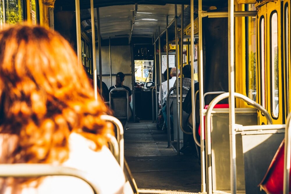 Warszawskie przystanki w czystych rękach: jak Zarząd Oczyszczania dba o porządek