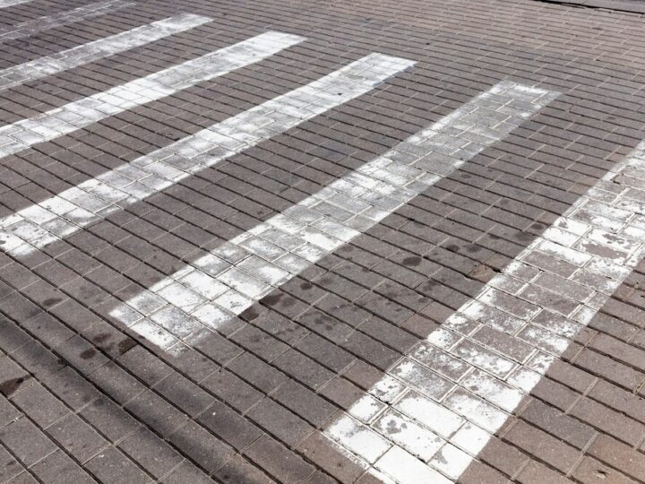 Nowe światła na ul. Powstańców Śląskich: Bezpieczniej dla pieszych!