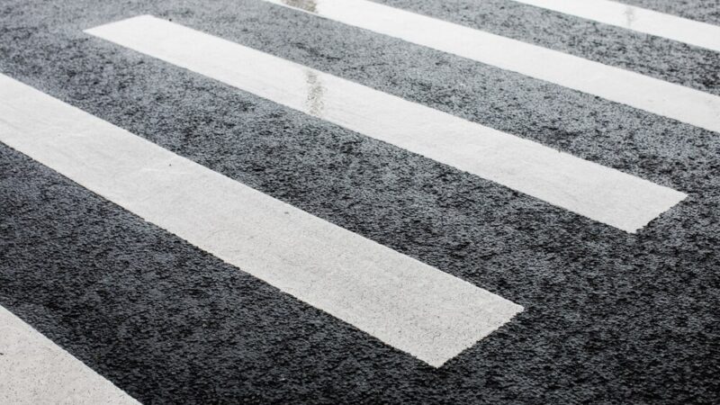 Bezpieczne przejście na ul. Wołoskiej – nowa zebra dla pieszych!