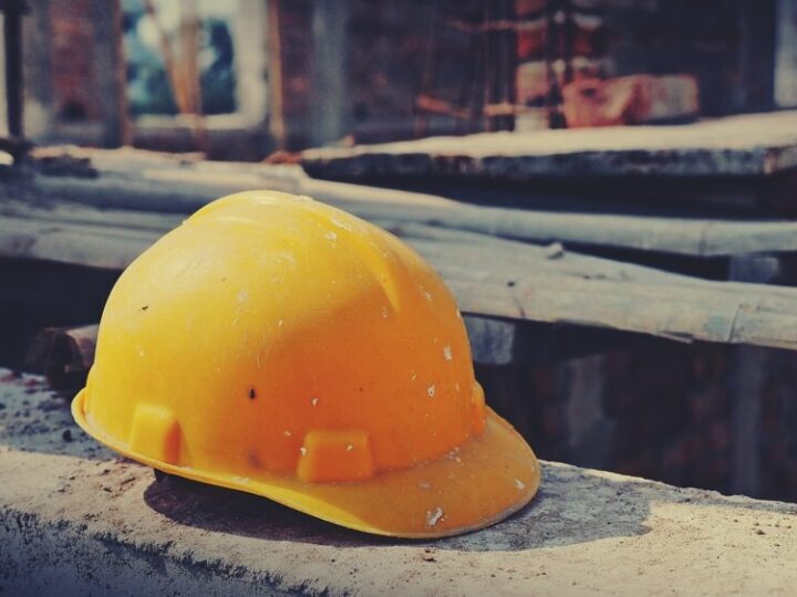 Nowoczesne windy dla historycznych kamienic na Pradze-Północ