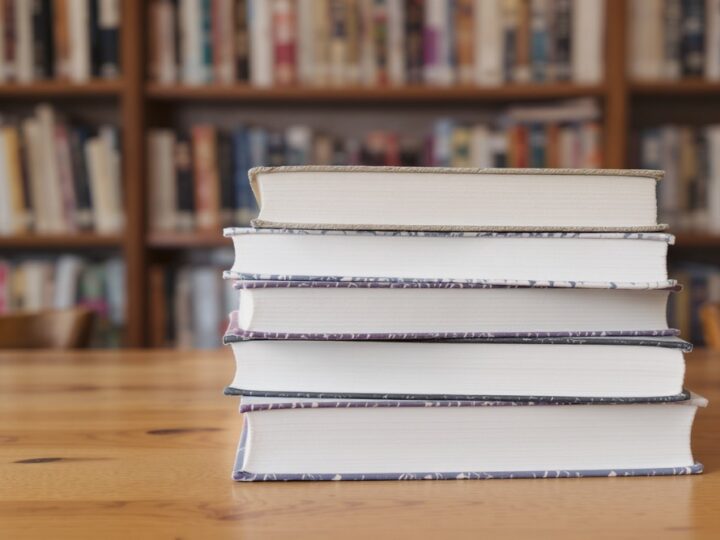 Jesienne wieczory z piórem w ręku – dołącz do twórczego pisania!