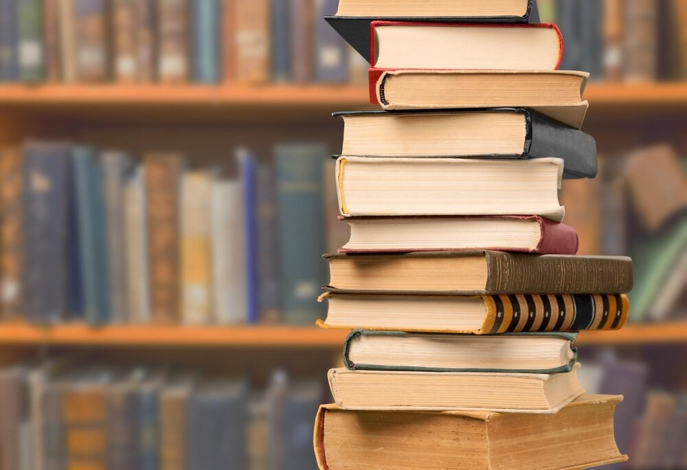 Czytelnicze Wyzwanie 2025: Odkryj Magię Książek w Bibliotece!