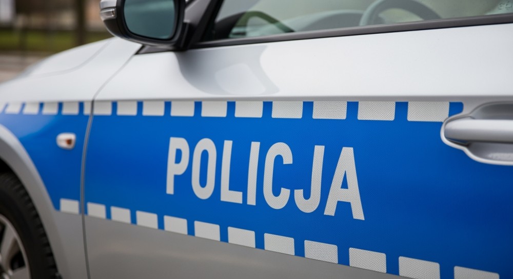 Alarm w Sobieniach Jeziorach: Policja reaguje na fałszywe zagrożenie dla dziecka