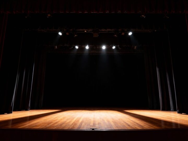 Zimowy hit teatralny: „Ożenek” w OCH-TEATRZE czeka na mieszkańców Ochoty!