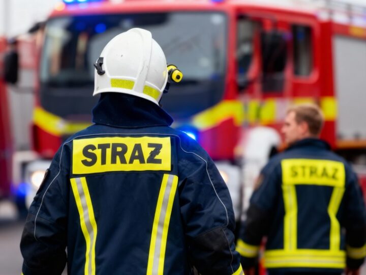 Nowe wytyczne dla warszawskich strażaków: jak skutecznie otwierać drzwi w sytuacjach kryzysowych