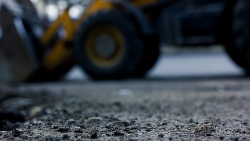 Ulica Rosoła z nową nawierzchnią – komfort jazdy w Warszawie poprawiony!