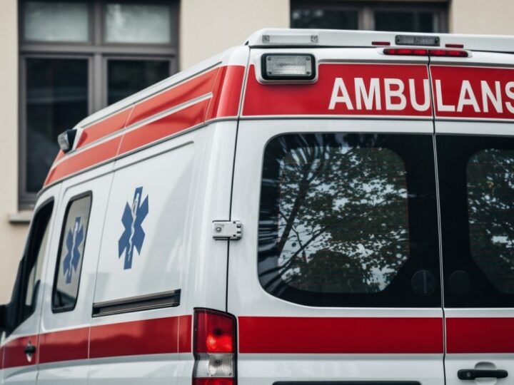 Młody chłopak uratowany przed zimnem przez strażników miejskich