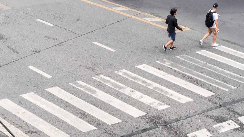 Bezpieczni na drodze: Odblaskowa choinka jako symbol troski o pieszych