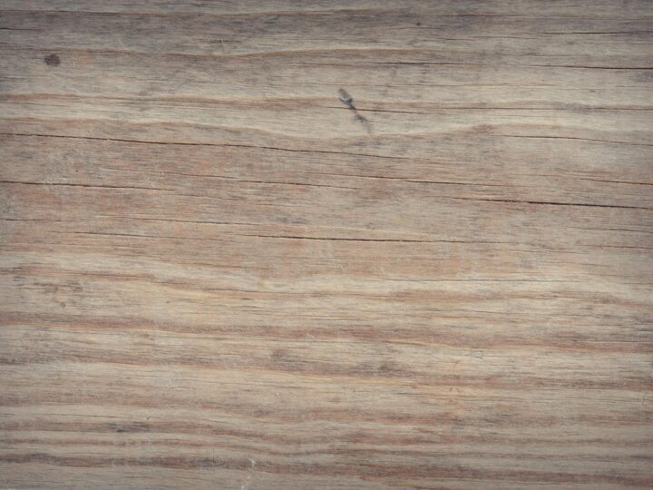 Zachowanie piękna podłogi – jak pielęgnować drewniany parkiet w twoim domu?