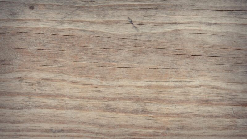 Zachowanie piękna podłogi – jak pielęgnować drewniany parkiet w twoim domu?