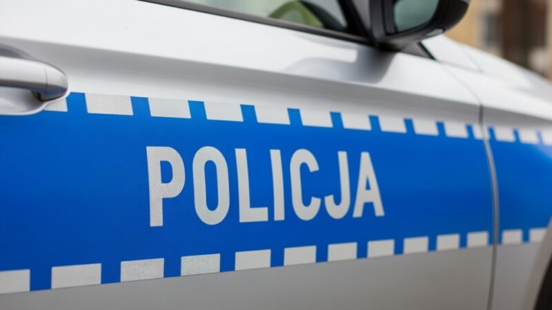 Policja odzyskała skradzioną przyczepę gastronomiczną, 23-latek w rękach wymiaru sprawiedliwości