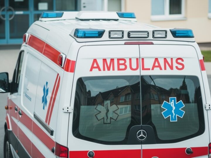 Policja w akcji: Bohaterska ratunek dla mężczyzny w krytycznym stanie