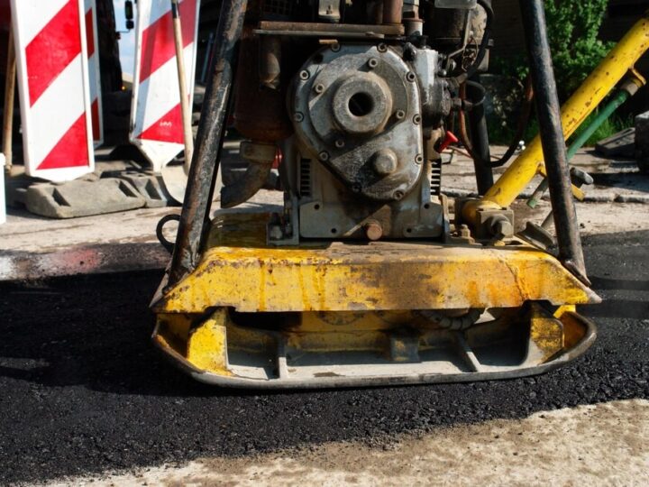 Uwaga kierowcy! Remont na ul. Broniewskiego zmienia zasady gry