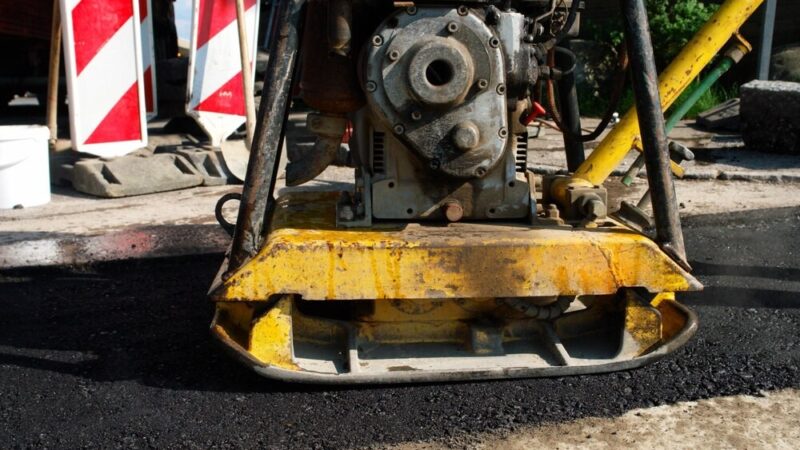 Uwaga kierowcy! Remont na ul. Broniewskiego zmienia zasady gry