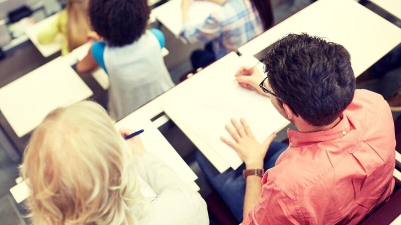 Drama w edukacji: Jak kreatywne warsztaty zmieniają podejście nauczycieli