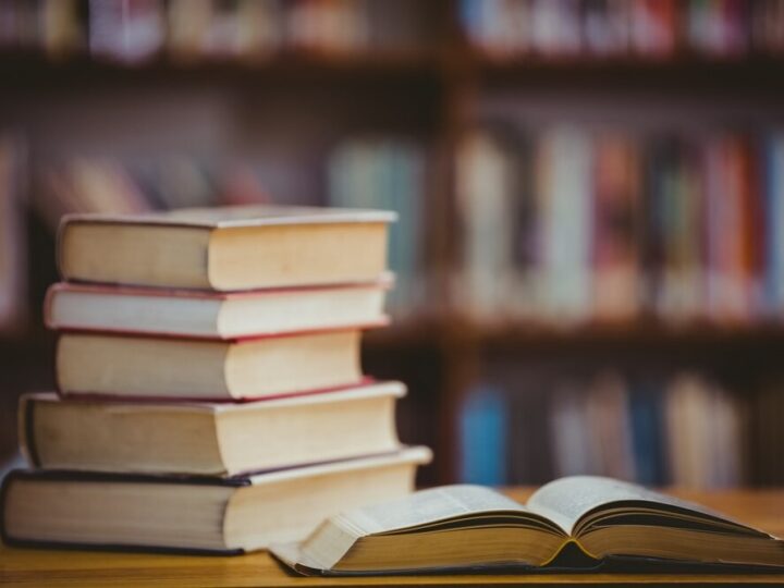 Literackie emocje w Białołęce: Kluby książki w ogniu dyskusji!