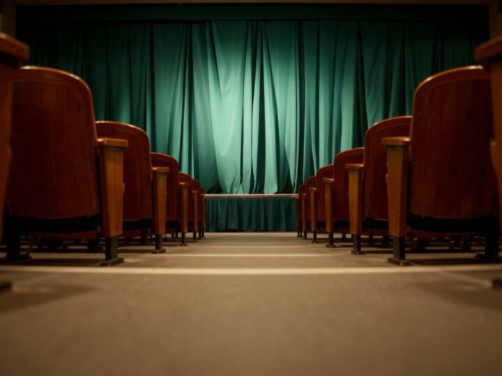 Zimowe spektakle, które musisz zobaczyć w Warszawie!