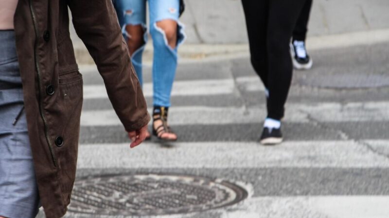 Bezpieczniej na Woli: Nowe sygnalizacje dla pieszych i rowerzystów