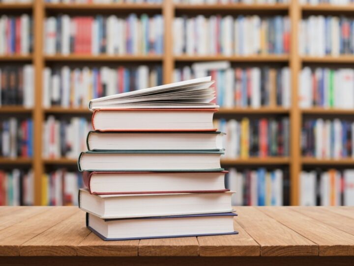 Ferie z książką: Odkryj nowości w Bibliotece „Czwórka”!