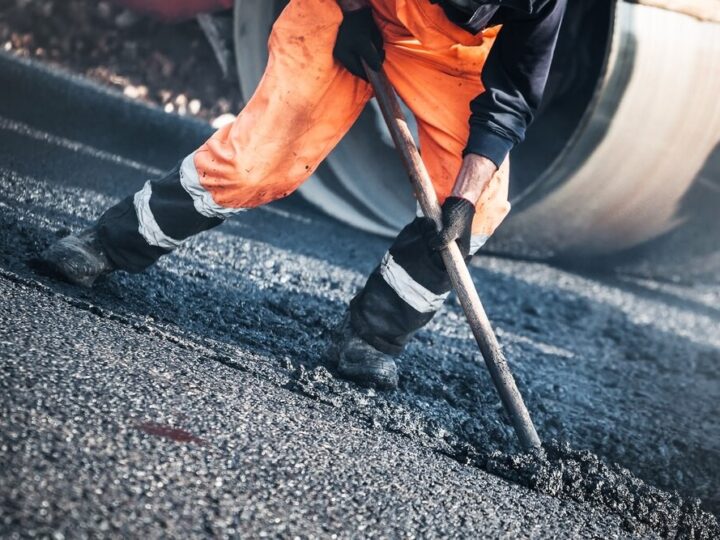 Bezpieczeństwo na warszawskich drogach: Grudniowy raport Pogotowia Drogowego ZDM