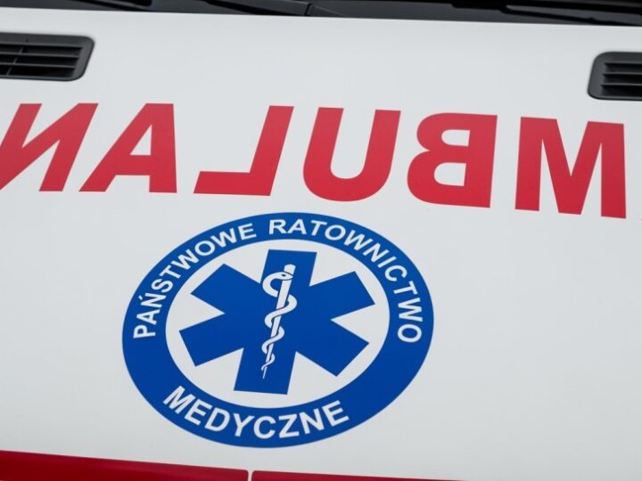 Zimowe wyzwania: Strażnicy w akcji dla bezpieczeństwa mieszkańców