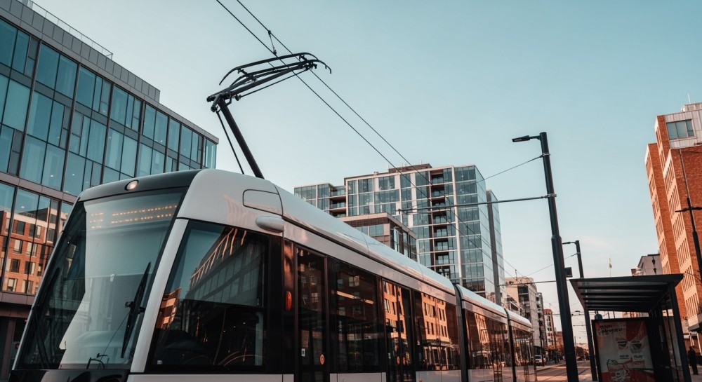 Tramwaje na Al. Zielenieckiej wstrzymane z powodu oblodzenia torów