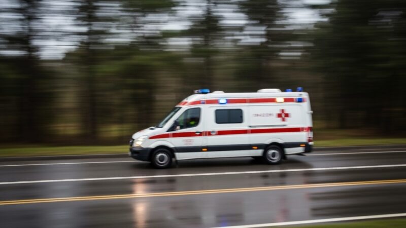 Zimowe zagrożenie: Jak pomóc osobom narażonym na wychłodzenie?