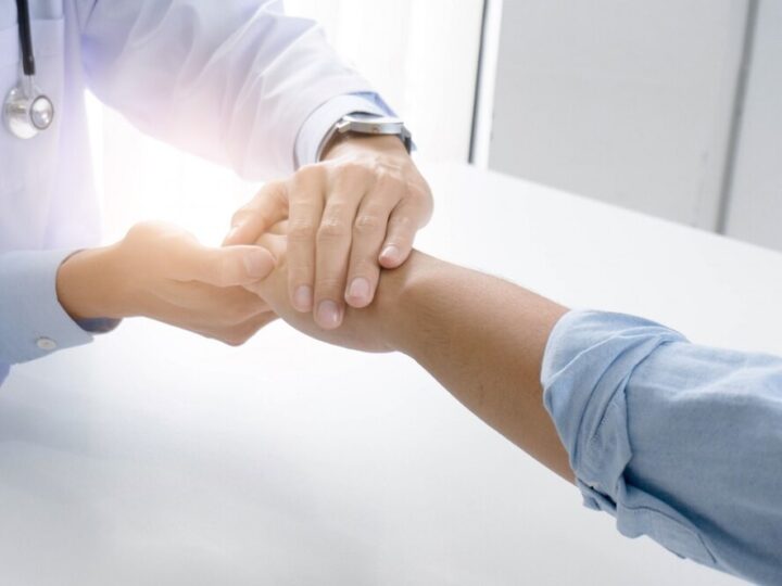 Bezpłatna infolinia Helpline – wsparcie dla rodzin osób z otępieniem!